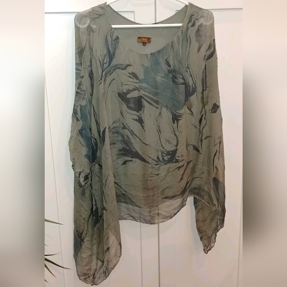 Amanti silk top